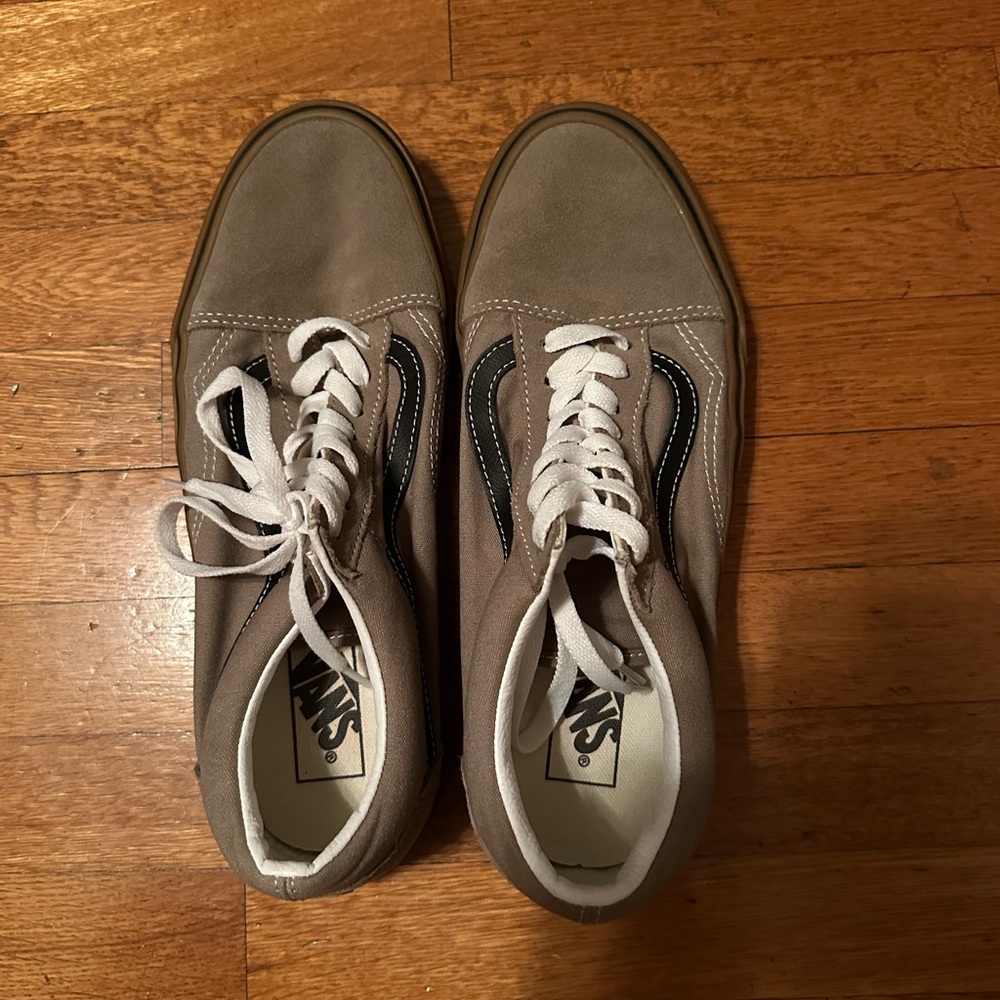 Vans size 9 gum sole timber wolf/black